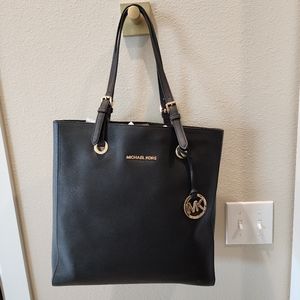 Black Michael Kors tote